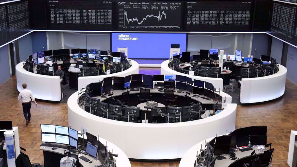 Miners, weak earnings drag European stocks lower