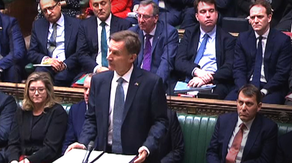 UK chancellor confirms country is in recession