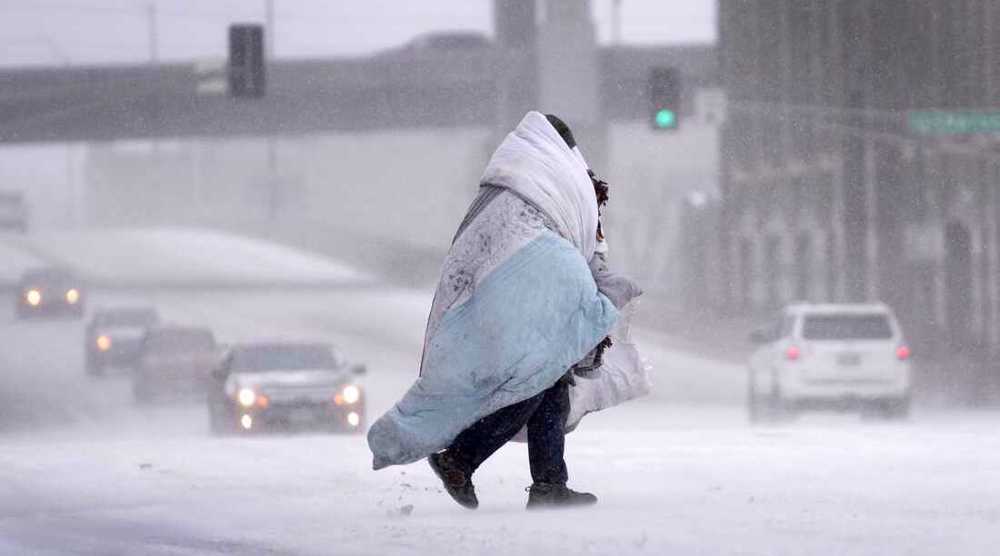 'Once-in-a-generation': Thousands of flights canceled amid storm in US