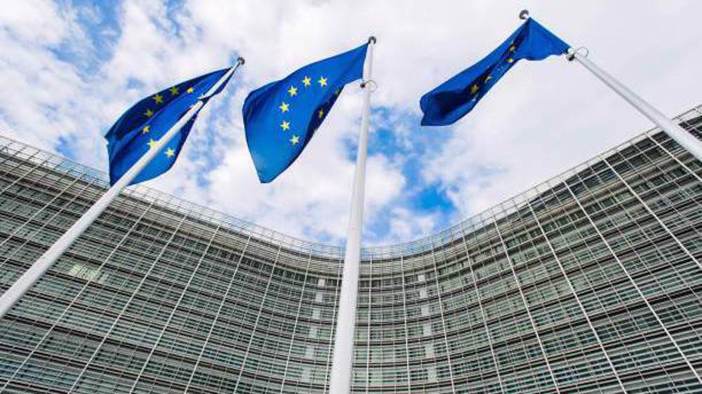 EU approves one billion euros in financial aid to Ukraine, freezes Russian assets