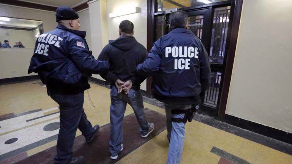 US officers caught on camera punching Venezuelan migrant in NY shelter