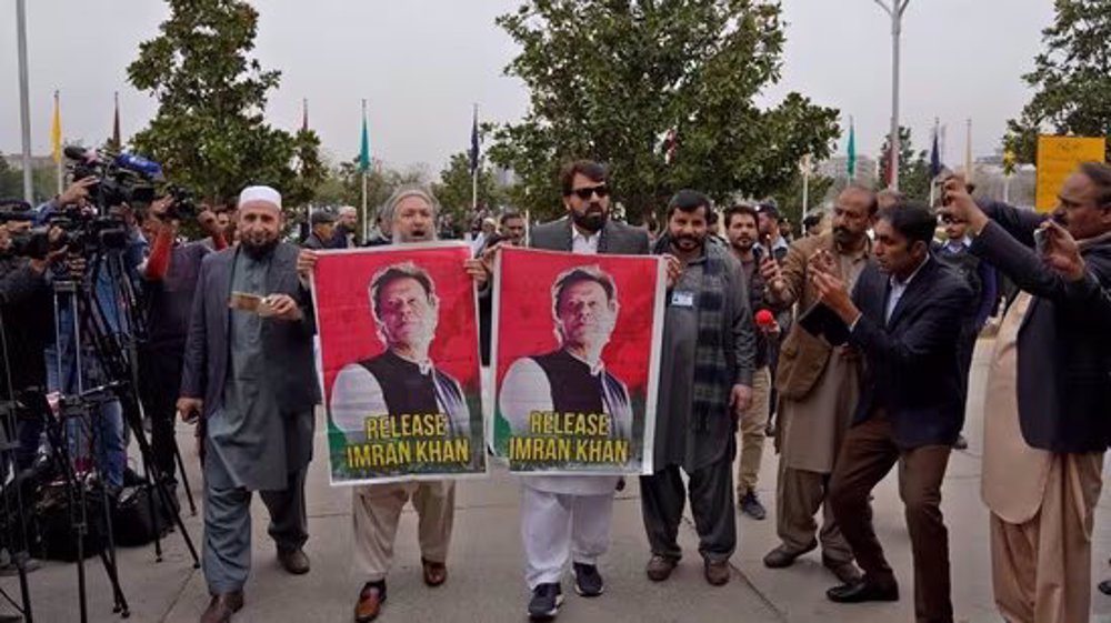 Pakistan’s parliament sworn in as Imran Khan’s supporters continue protests