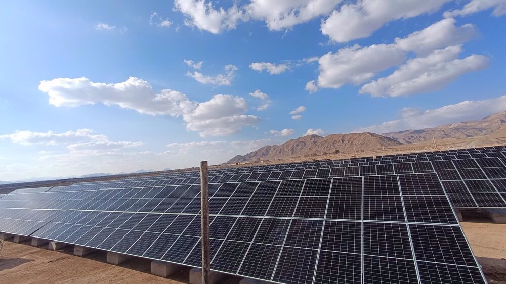 Iran opens 250 MW of new solar plants