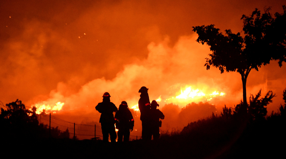 Fear of more wildfires in California as winds pick up