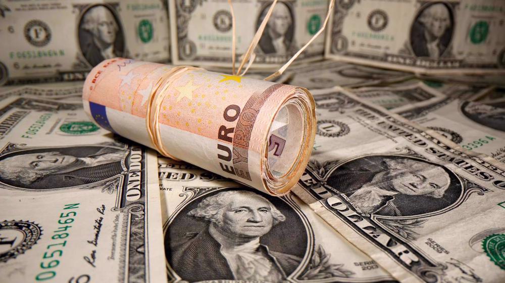 Euro, Aussie gain as US transition goes ahead