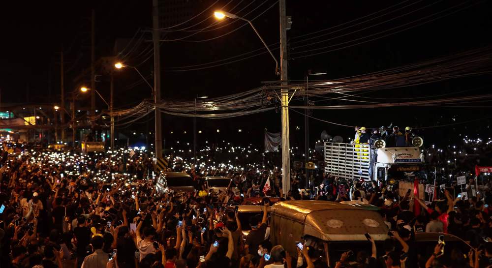 Thousands protest in Thai capital, urging king to relinquish control of funds