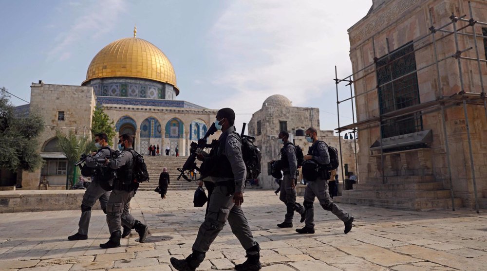 Bahraini royal family member secretly visits al-Aqsa