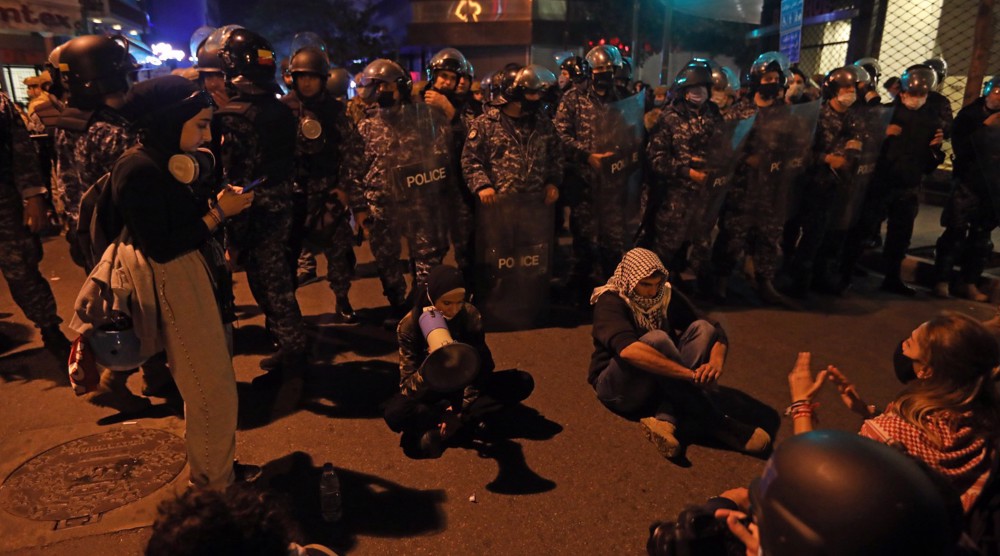 Lebanese forces clash with students protesting tuition hike
