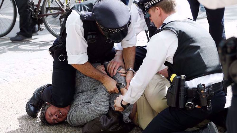 British police arrest 19 at London protest against social distancing