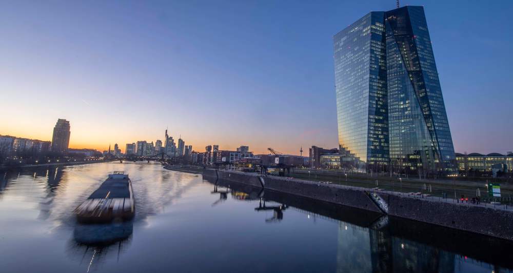 Euro zone economy to shrink between 8% and 12% in 2020