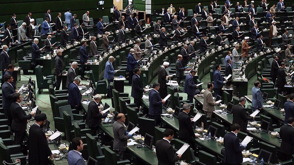 Leader urges new Parliament to focus on economy, culture 