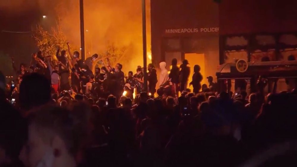 US calls in National Guard as 'I can't breathe' protests spread 