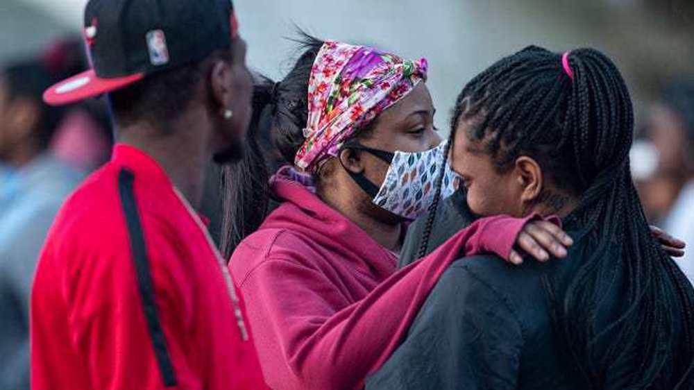 Video of US police shooting dead black man prompts calls for probe