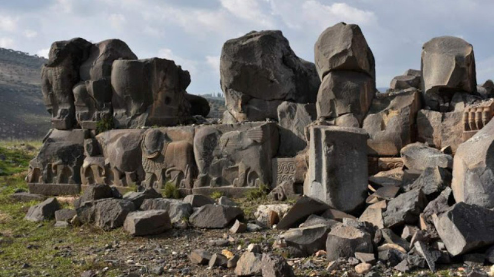 Turkey-backed militants looting ancient artifacts in Syria: Report