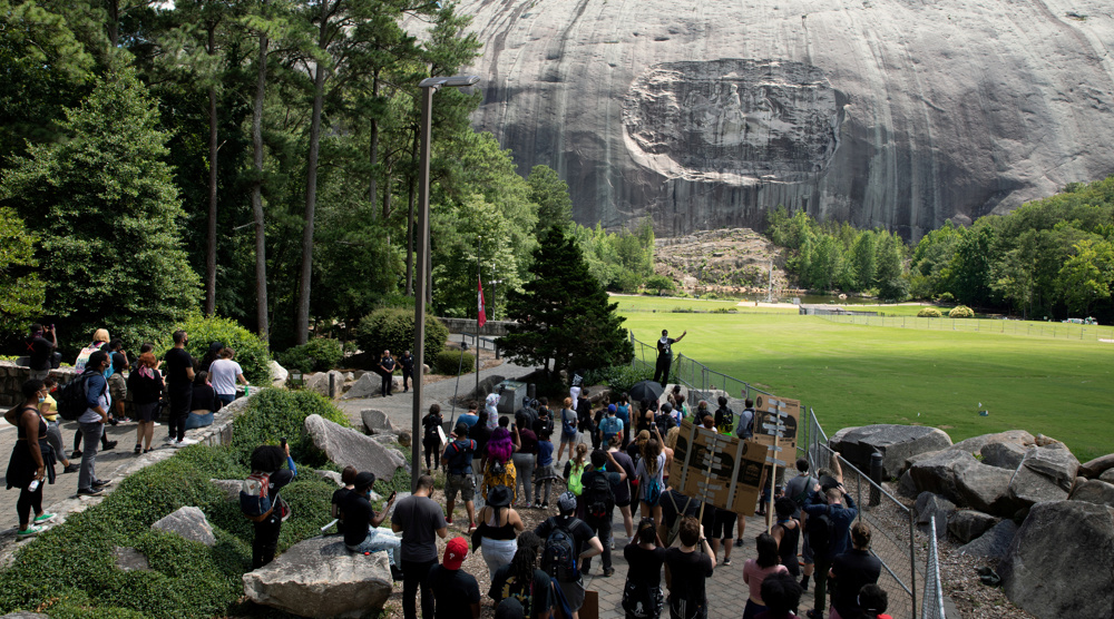 Armed protesters want Georgia Confederate monument removed 