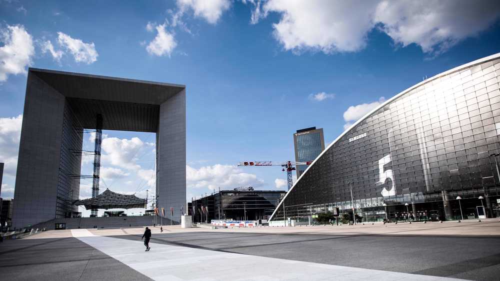 France unleashes 100-billion-euro stimulus to revive economy