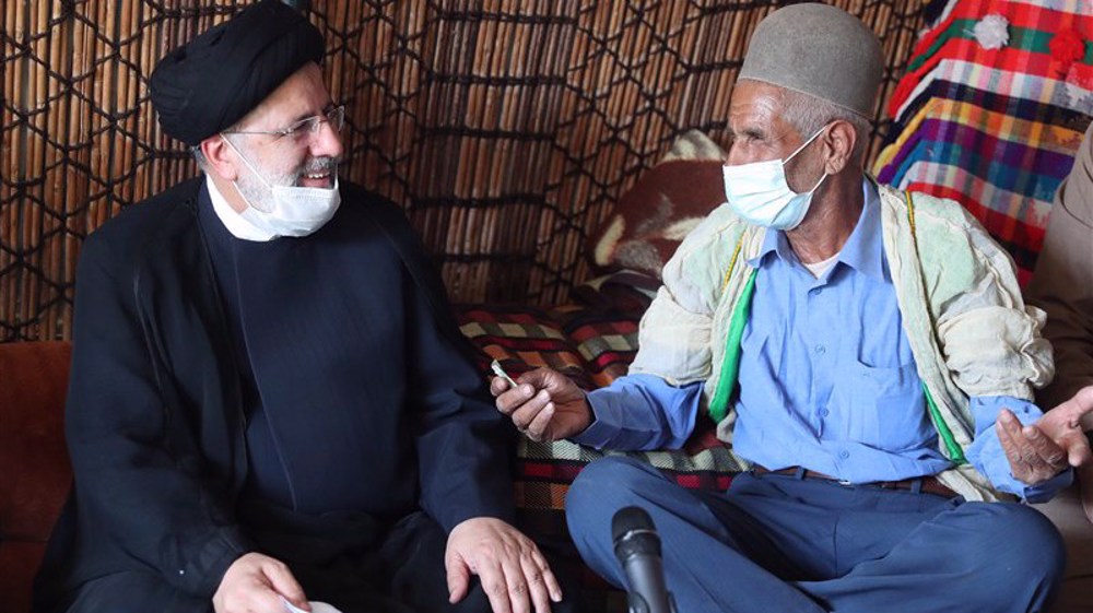 Raeisi meets Iranian nomads in latest weekly provincial visit