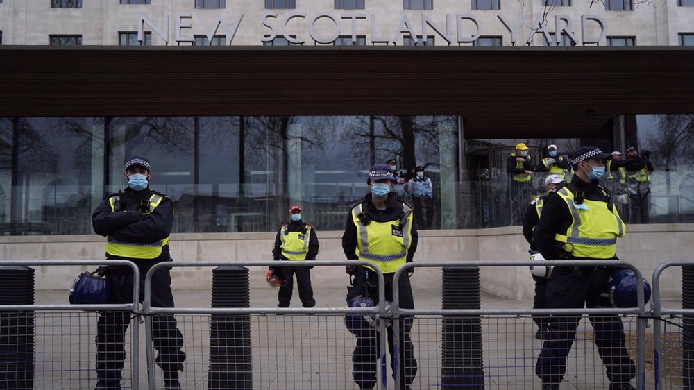 UK Met Police advise women to run if threatened by male officers