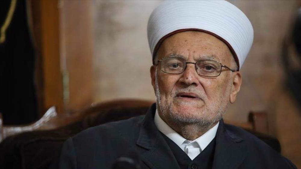 Israeli forces storm home of al-Aqsa Mosque preacher for questioning