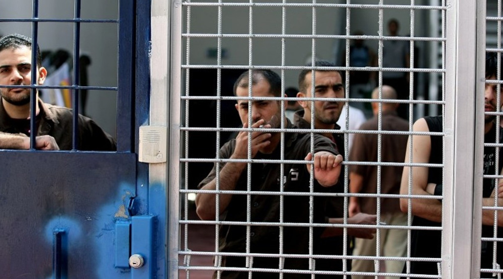 Palestinians hold protest rally in solidarity with Palestinian detainees