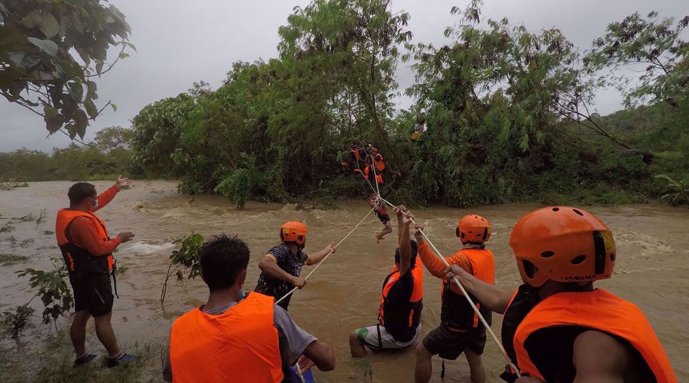 Cyclone Kompasu strikes Philippines, kills 9