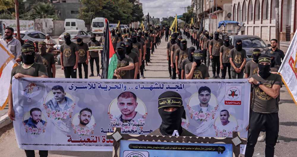 Palestinian captives launch hunger strike amid Israeli crackdown