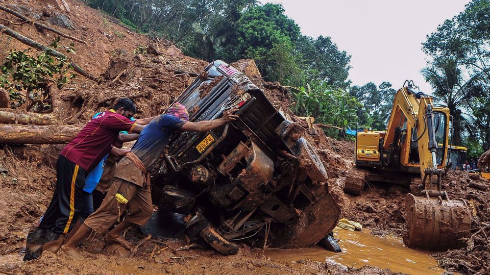 Floods, landslides in southern India leave at least 21 dead 