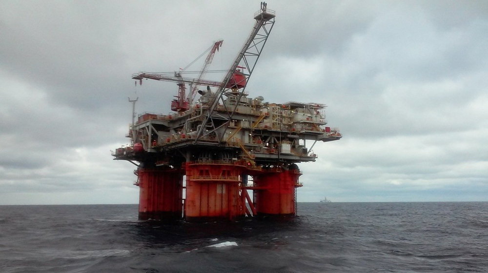 UK court rules on missing Iranian oil rig: Fars News