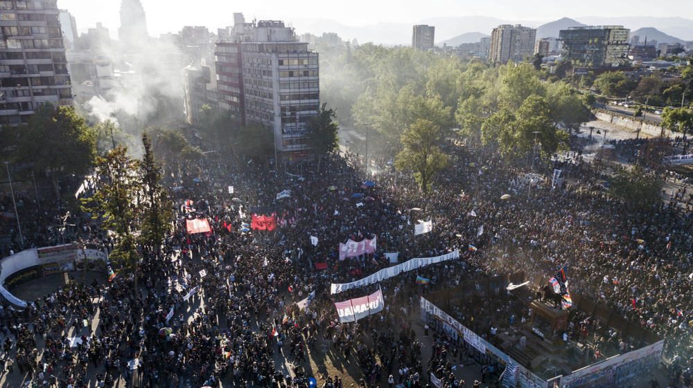 Chile police attack demonstrators during anniversary of 2019 protests