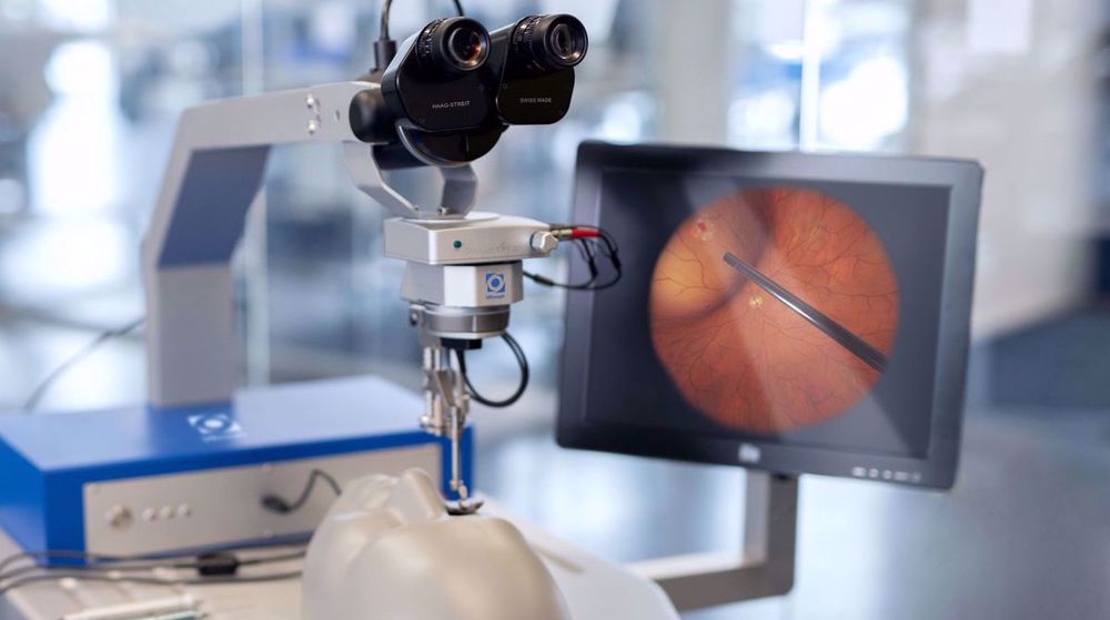 Iranian students develop eye surgery simulator, break German monopoly