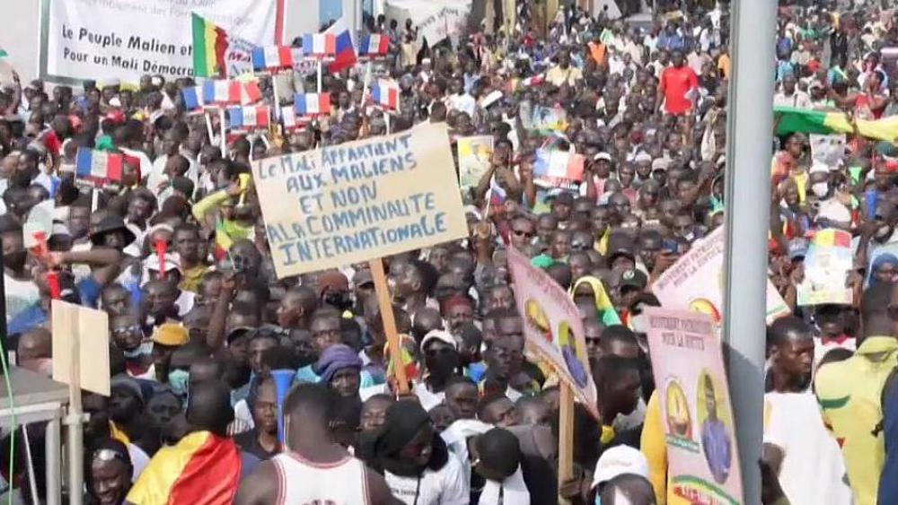  Malians protest French military presence, call for troops withdrawal 
