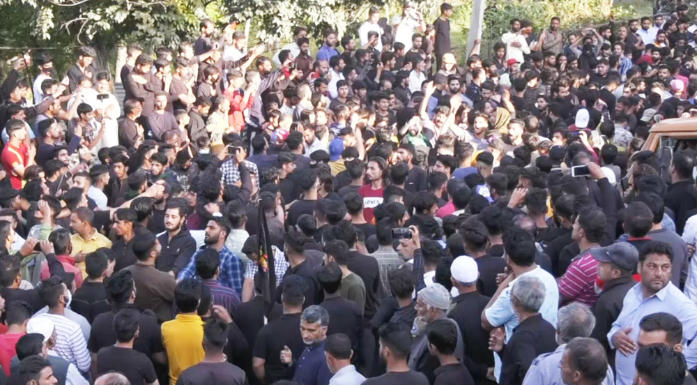 Kashmir mourns passing anniversary of Holy Prophet