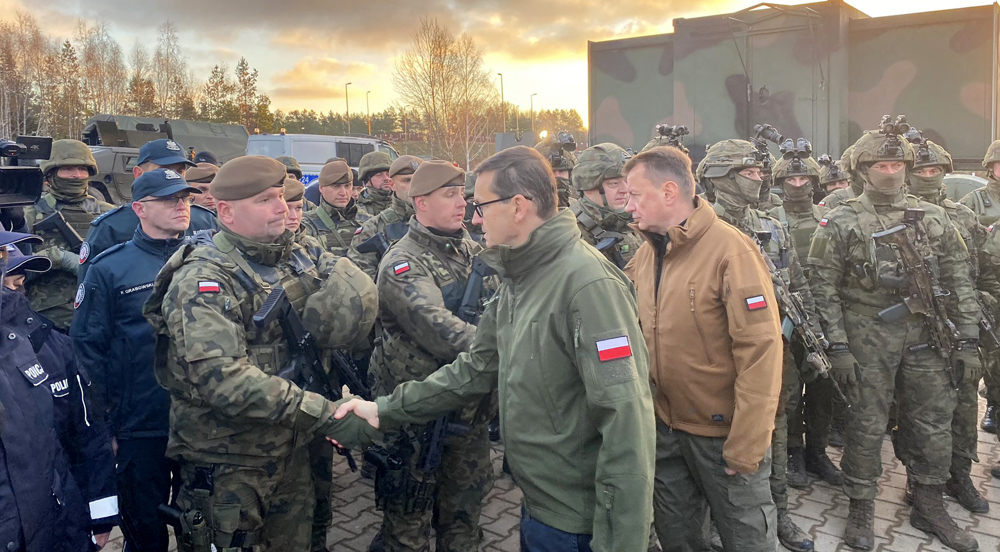 Poland blackmailing Belarus with military deployment to border: Lukashenko 