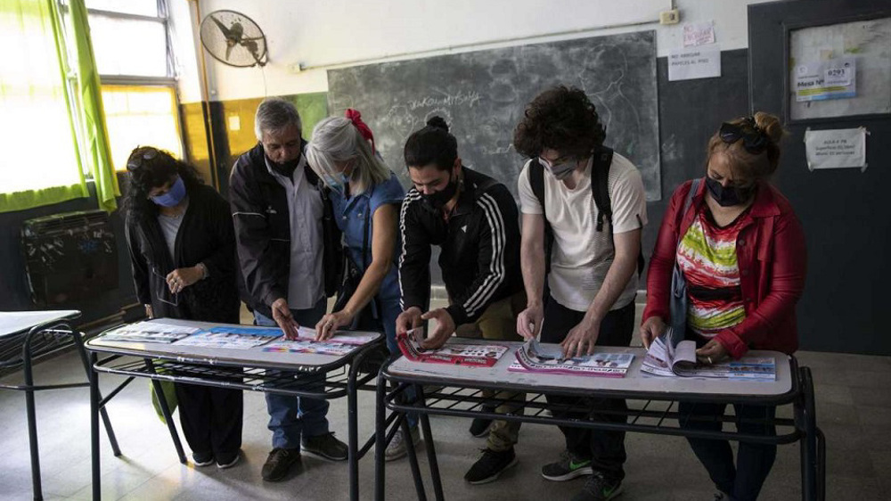 Economically ailing Argentines vote in midterm test for President Fernandez