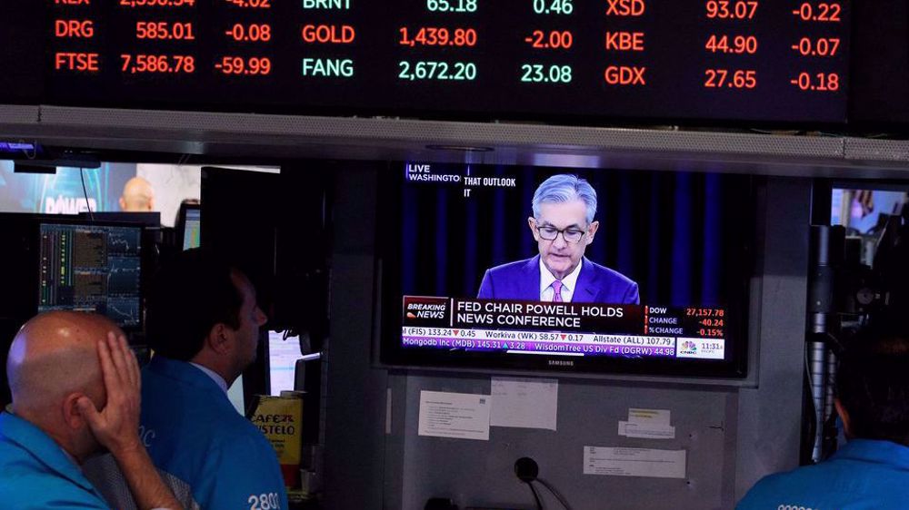 US stocks sink on new COVID-19 variant