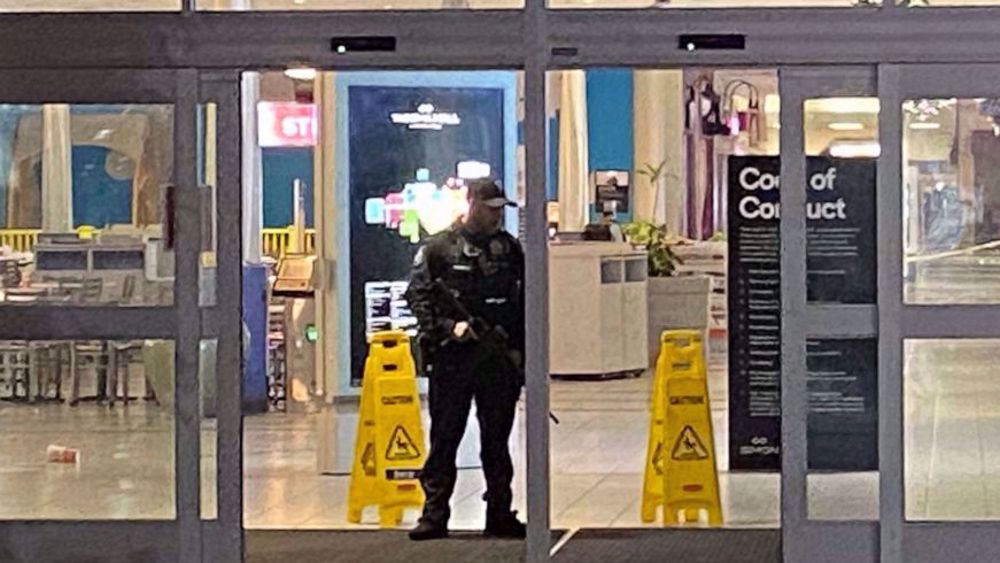 1 injured in Black Friday shooting at Washington state mall