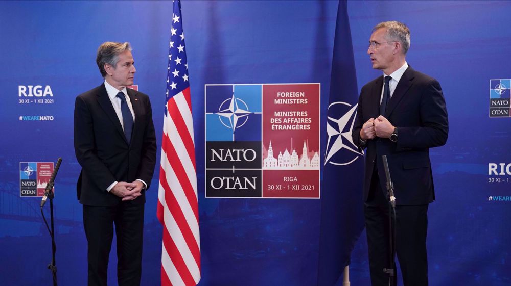 US threatens Russia with 'serious consequences' over Ukraine