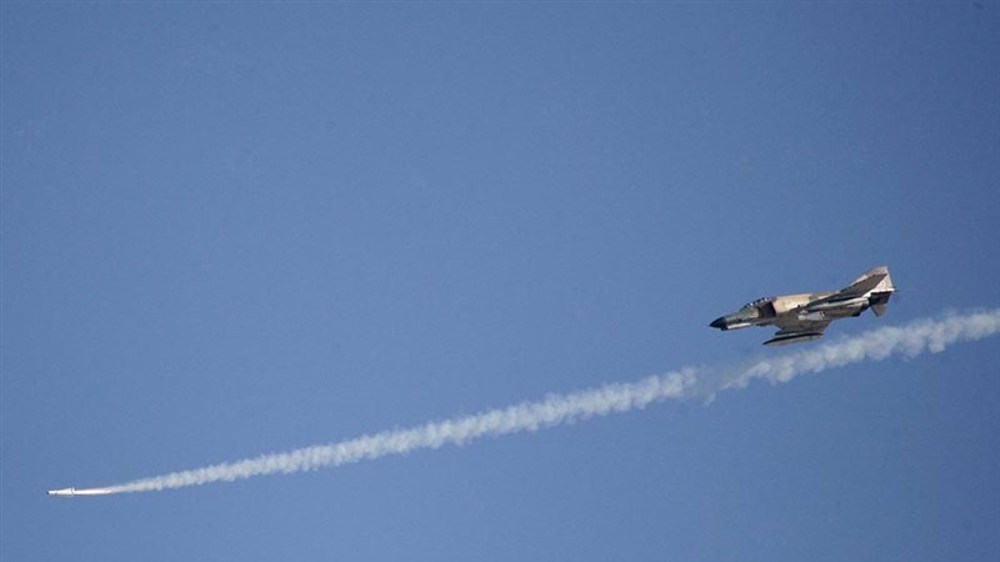 Faced-à-face US Navy/F-4 iranien! 
