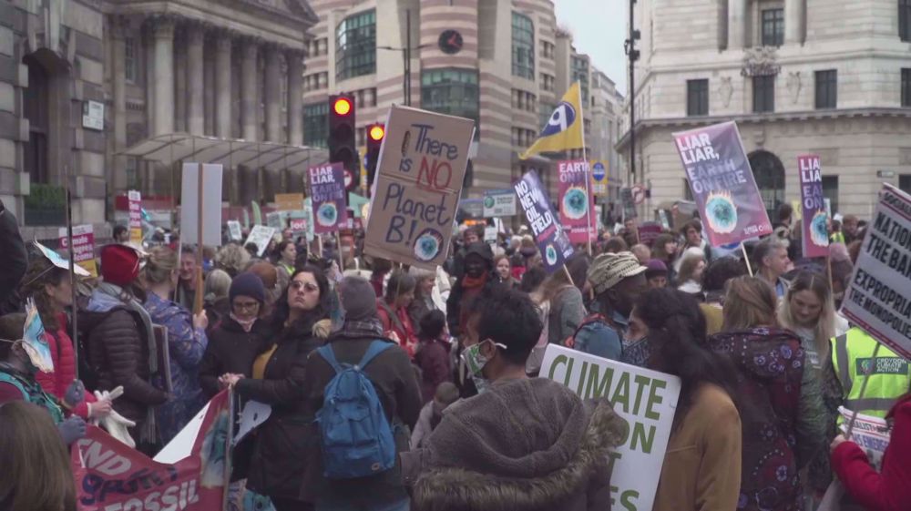 Climate change protests in London, Glasgow turn heat up on leaders