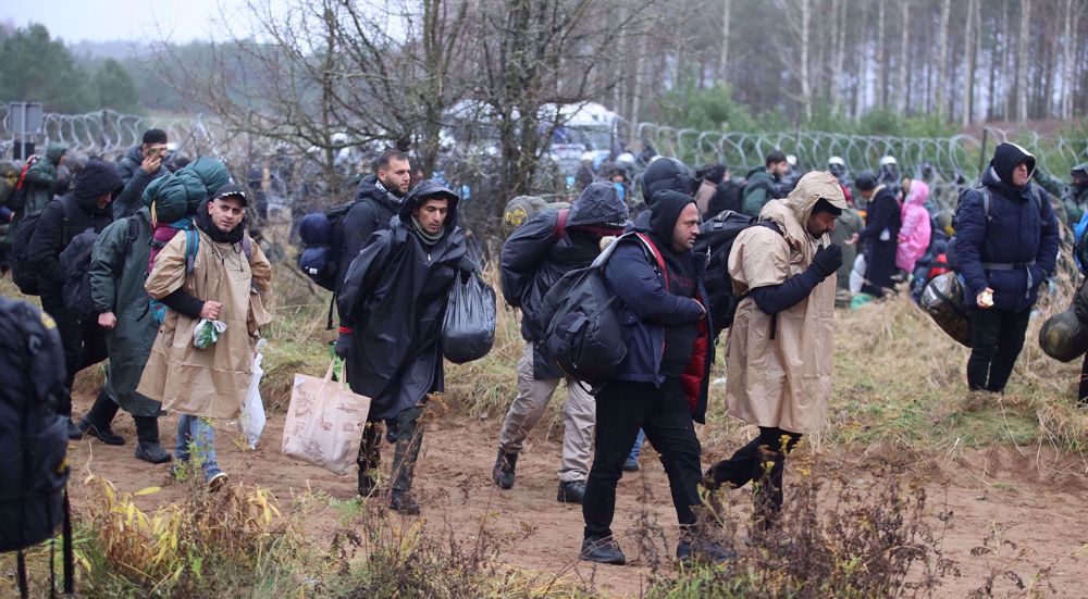 EU imposes visa sanctions on Belarus amid migration crisis