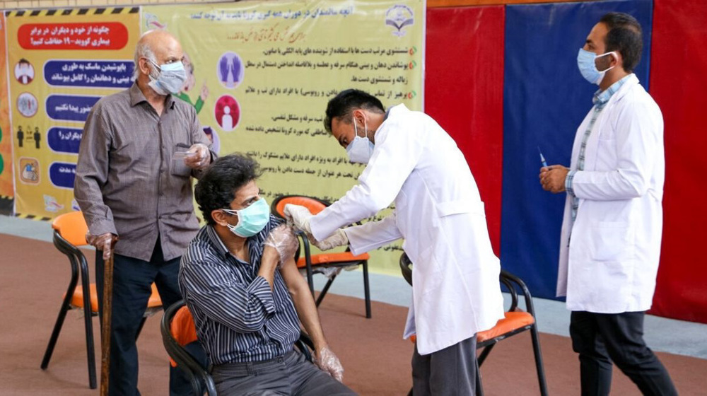 ICRC, Iran’s Red Crescent join hands in vaccinating Afghan migrants