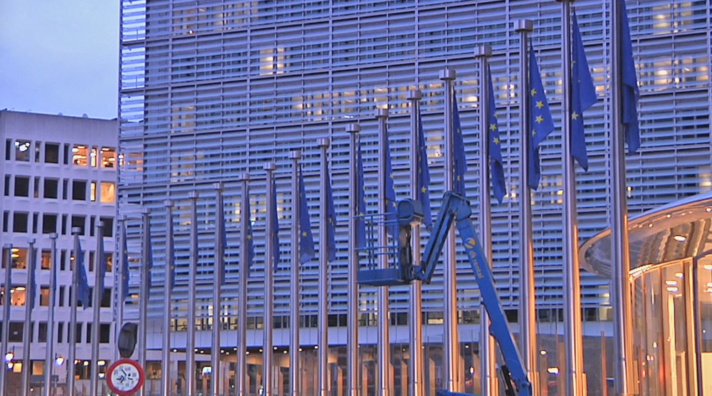 EU, US and Britain threaten new sanctions on Russia