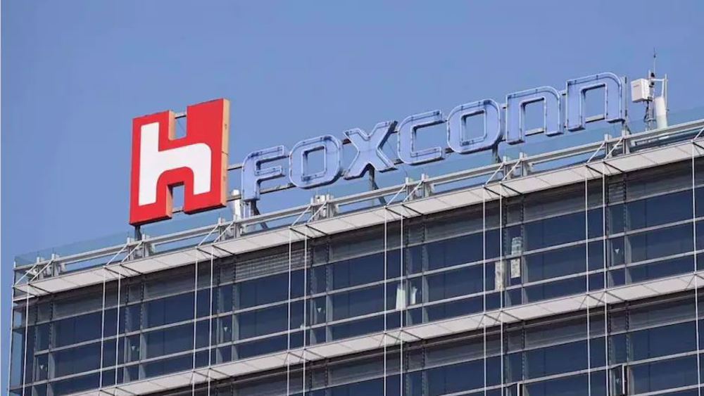 iPhone, Apple workers hospitalized in India after food poisoning