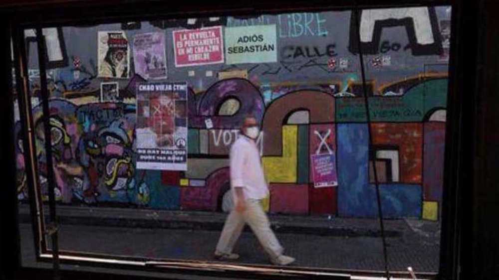 Chileans start to vote in polarized presidential election