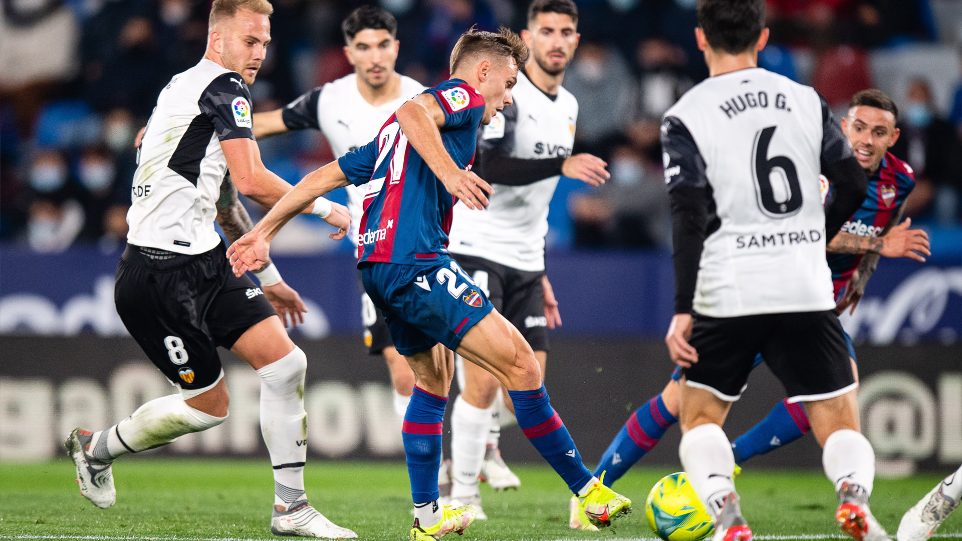 Spanish La Liga: Valencia 4-3 Levante