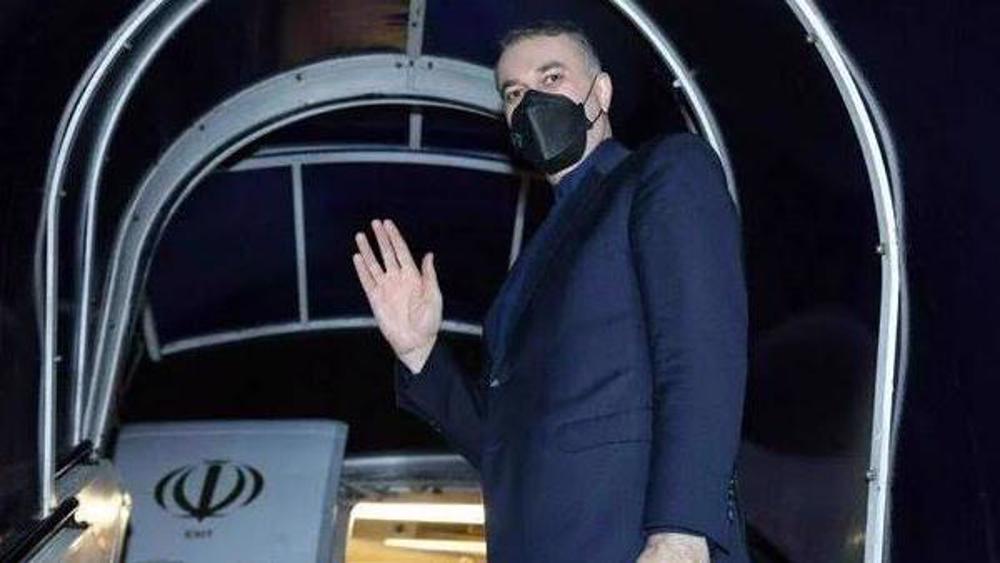 Iranian FM heads to Baku to hold talks with Azeri officials
