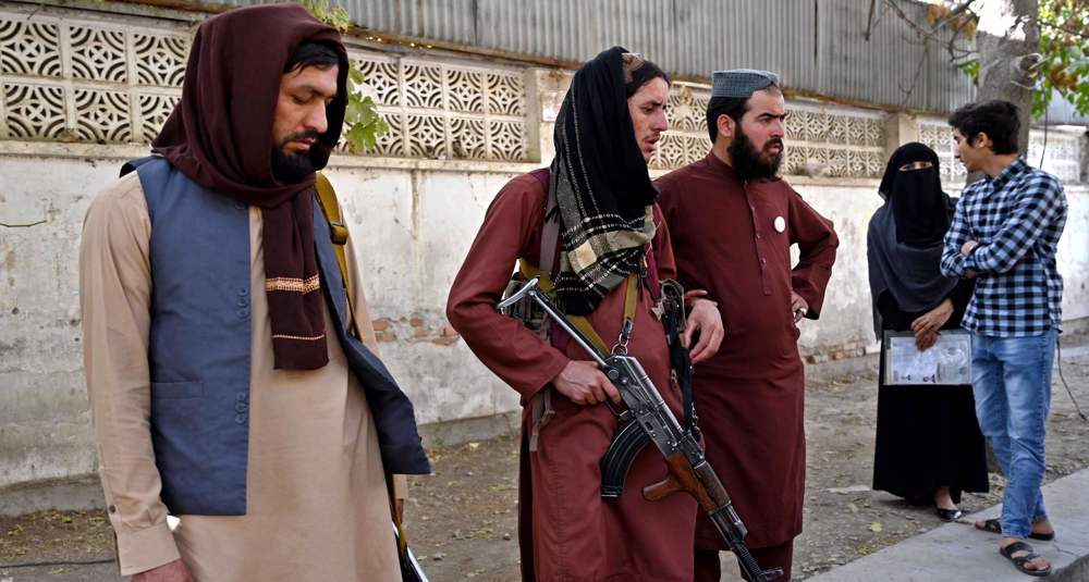 Bomber killed, several injured in blast at Kabul passport office gate
