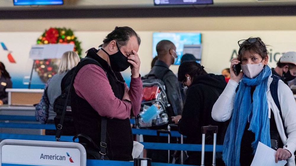 Omicron grounds hundreds more US flights 