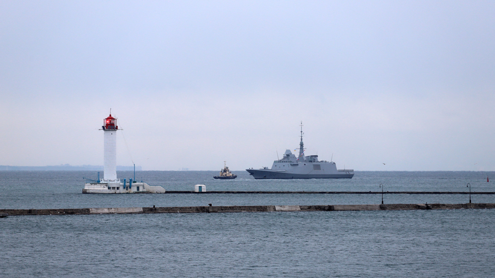 Russia warns against NATO's eastward expansion, large-scale military showdown 