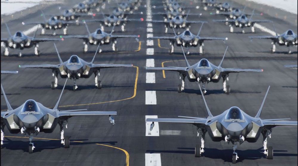 US massive military spending